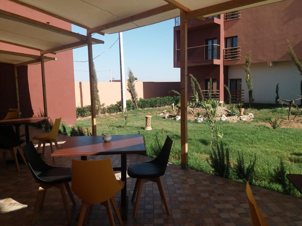 Green Cactus Hotel Benguerir Buitenkant foto